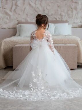 White Tulle Flower Girl Dress with Lace Bodice